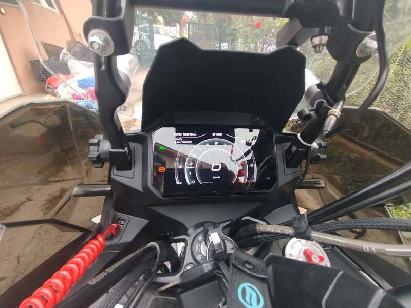CFMOTO 700 MT