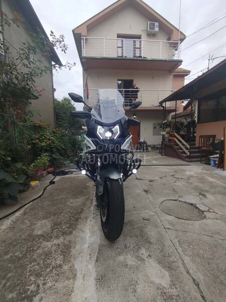 CFMOTO 700 MT