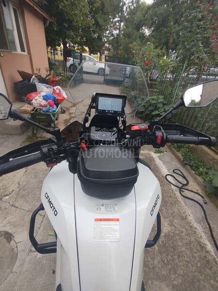 CFMOTO 700 MT