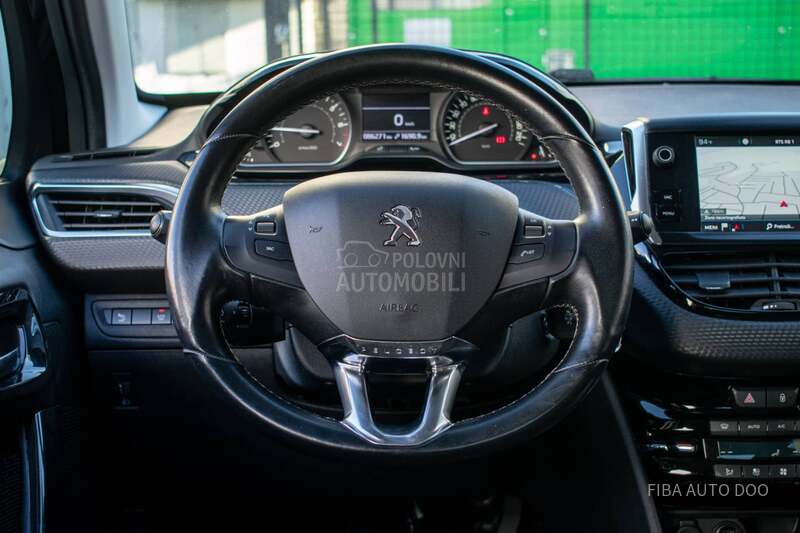 Peugeot 208 1.2Allure LED