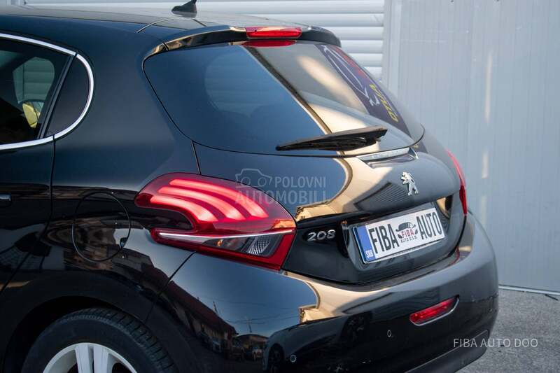 Peugeot 208 1.2Allure LED