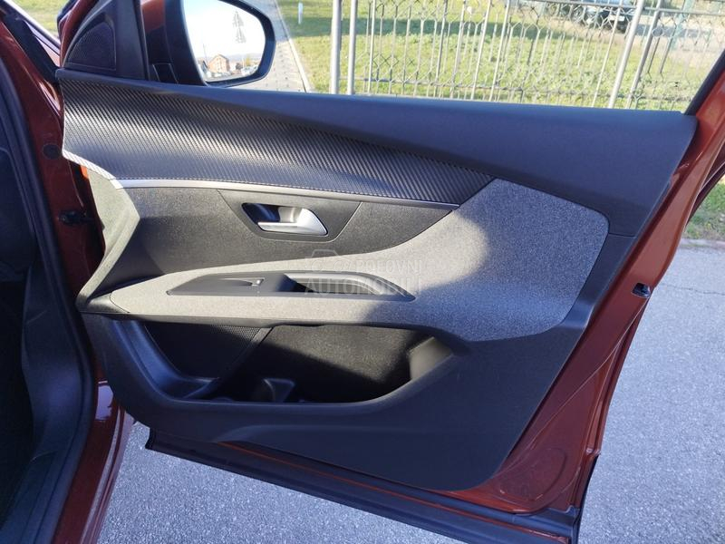 Peugeot 5008 1.5 BLUEHDI