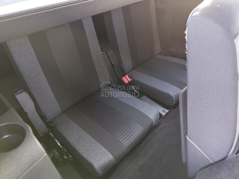 Peugeot 5008 1.5 BLUEHDI