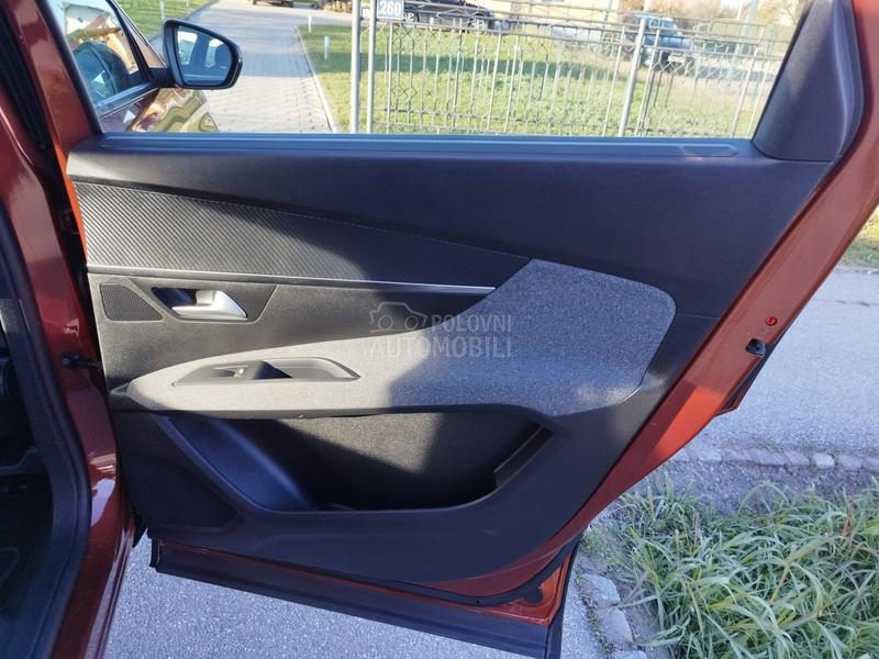 Peugeot 5008 1.5 BLUEHDI