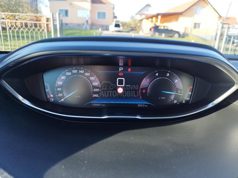 Peugeot 5008 1.5 BLUEHDI