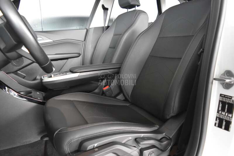 BMW 218 i Luxury Line AT