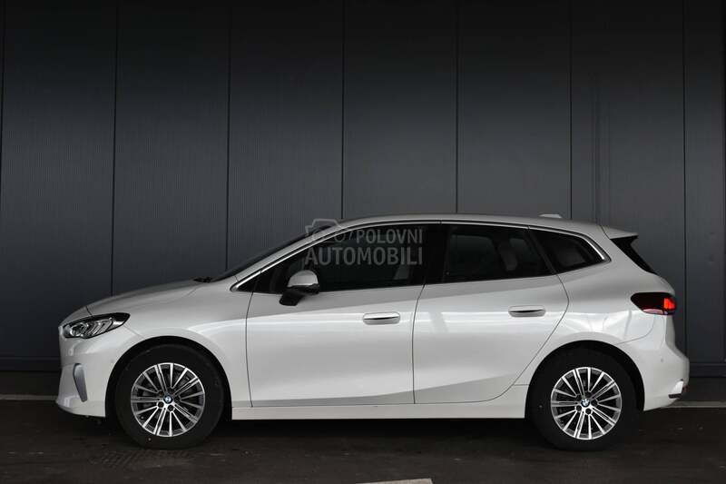 BMW 218 i Luxury Line AT