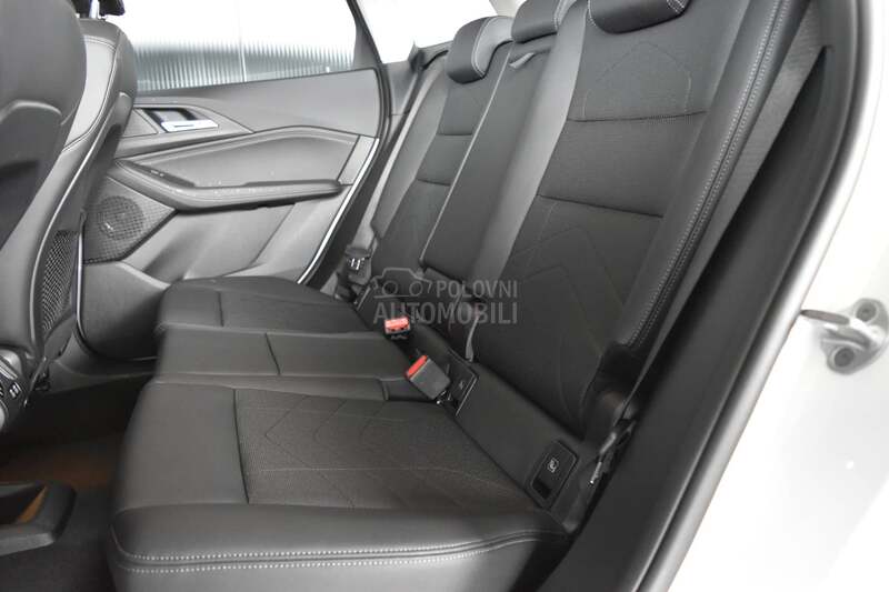 BMW 218 i Luxury Line AT