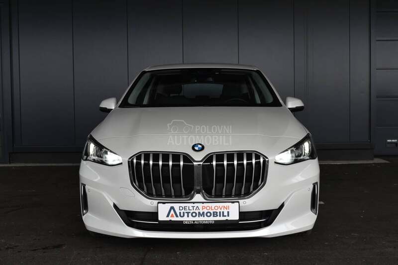 BMW 218 i Luxury Line AT