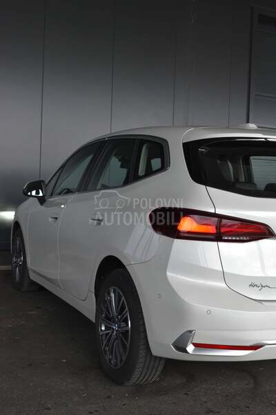 BMW 218 i Luxury Line AT