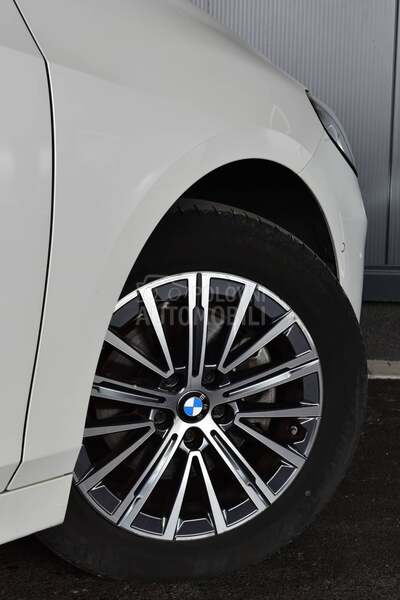 BMW 218 i Luxury Line AT