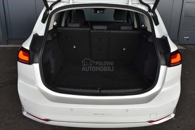 BMW 218 i Luxury Line AT