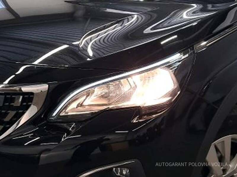 Peugeot 3008 1.2 ACTIVE A/T