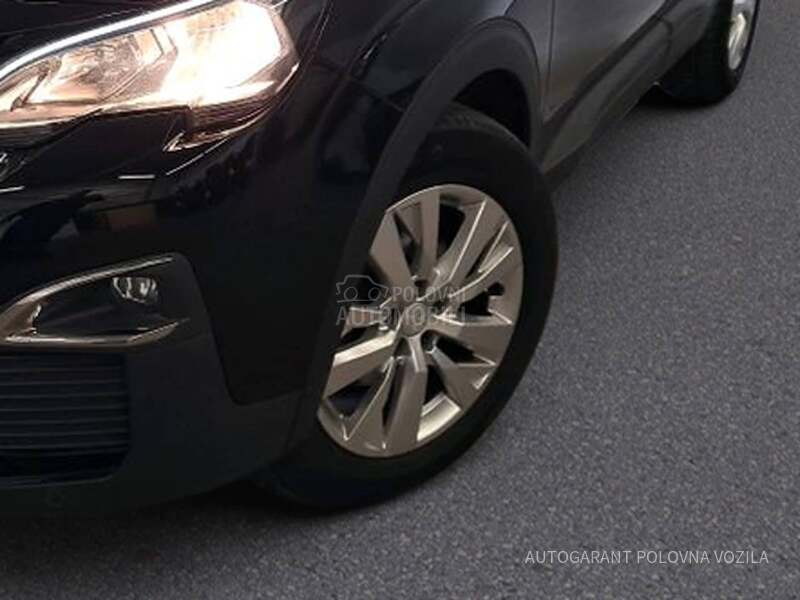 Peugeot 3008 1.2 ACTIVE A/T