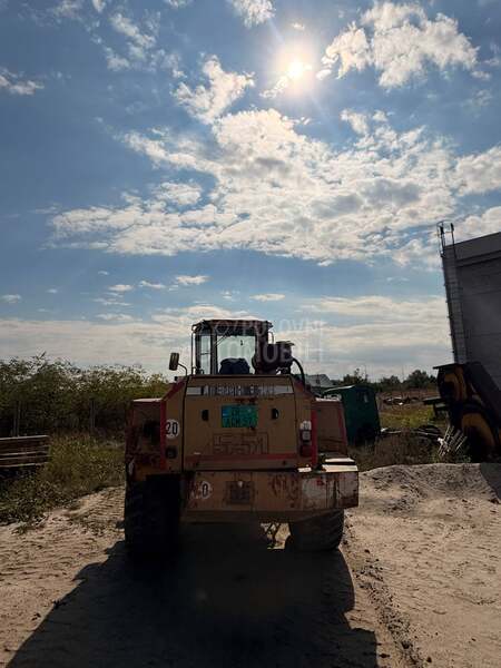 Liebherr 551