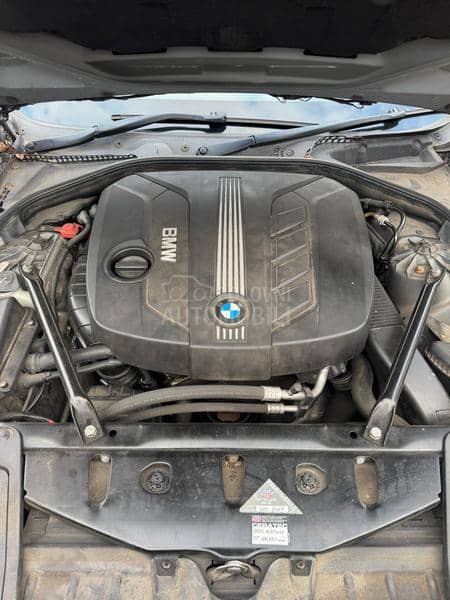 BMW 520 -  kompletan auto u delovima