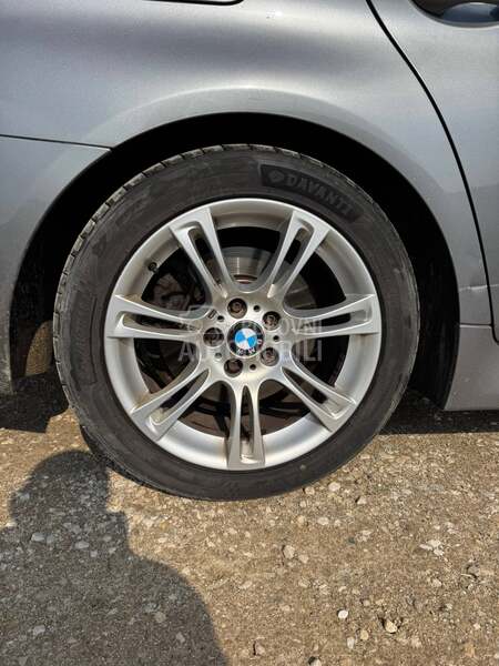 BMW 520 -  kompletan auto u delovima