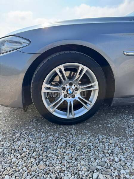 BMW 520 -  kompletan auto u delovima