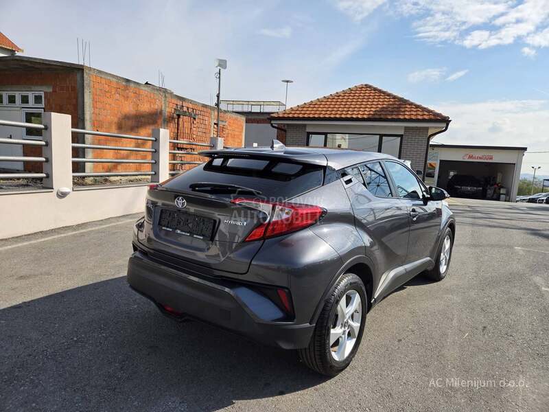 Toyota C-HR 1.8 Hybrid