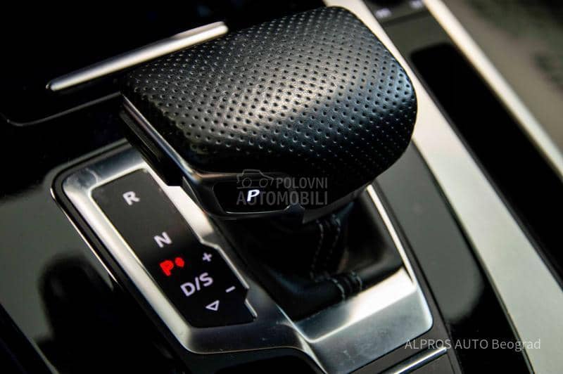 Audi Q5 2.0 TDI S line