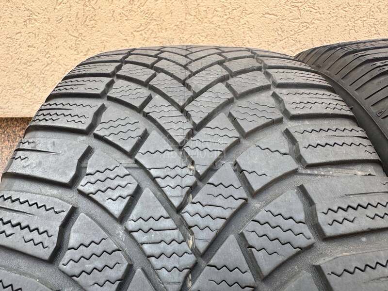 Bridgestone 225/55 R17 Zimska