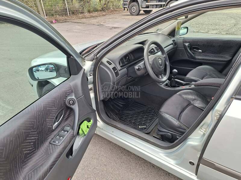 Renault Laguna 