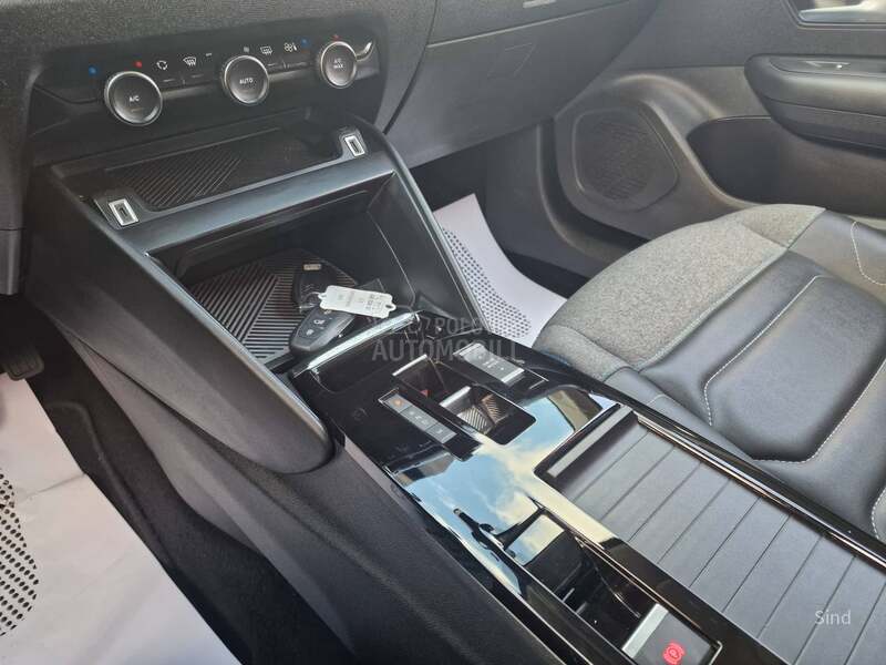 Citroen C4 1.2 PURETECH SHINE