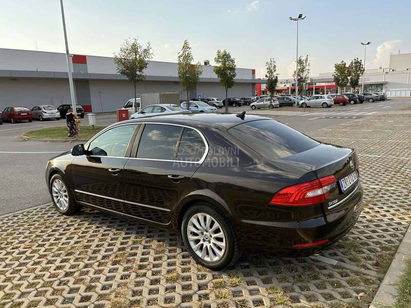 Škoda Superb 
