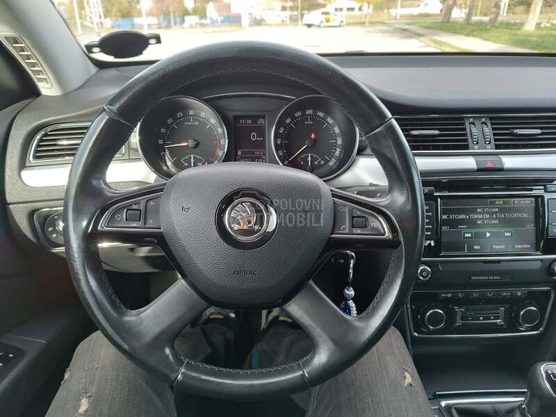 Škoda Superb 