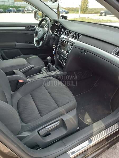 Škoda Superb 
