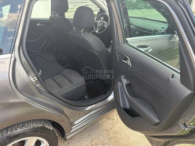 Mercedes Benz B 180 
