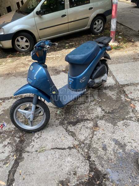 Piaggio Free