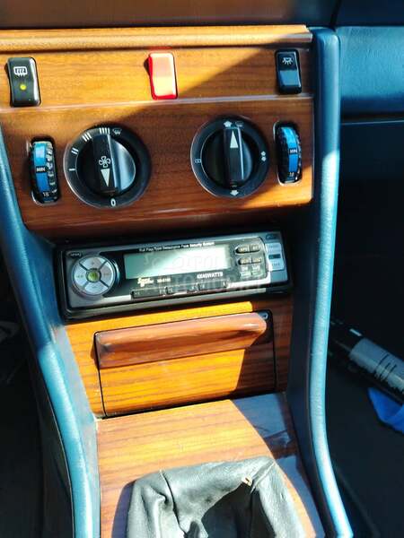 Mercedes Benz E 124 250D