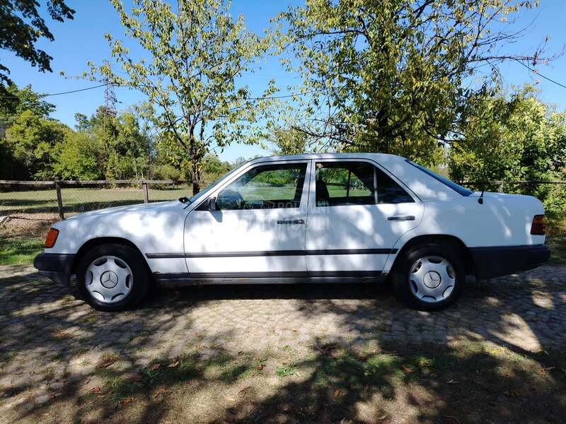 Mercedes Benz E 124 250D