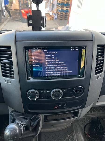 Multimedija kamera ugradnna