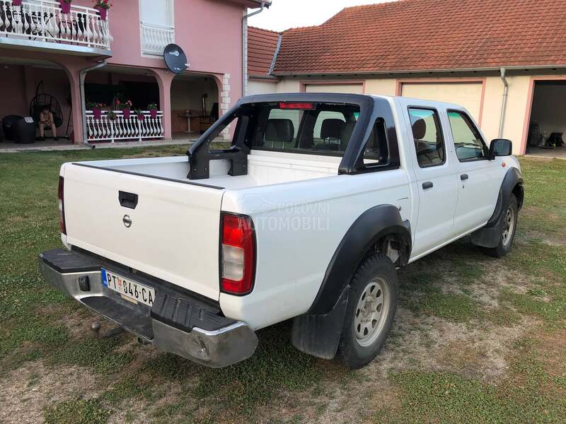 Nissan Navara D-22