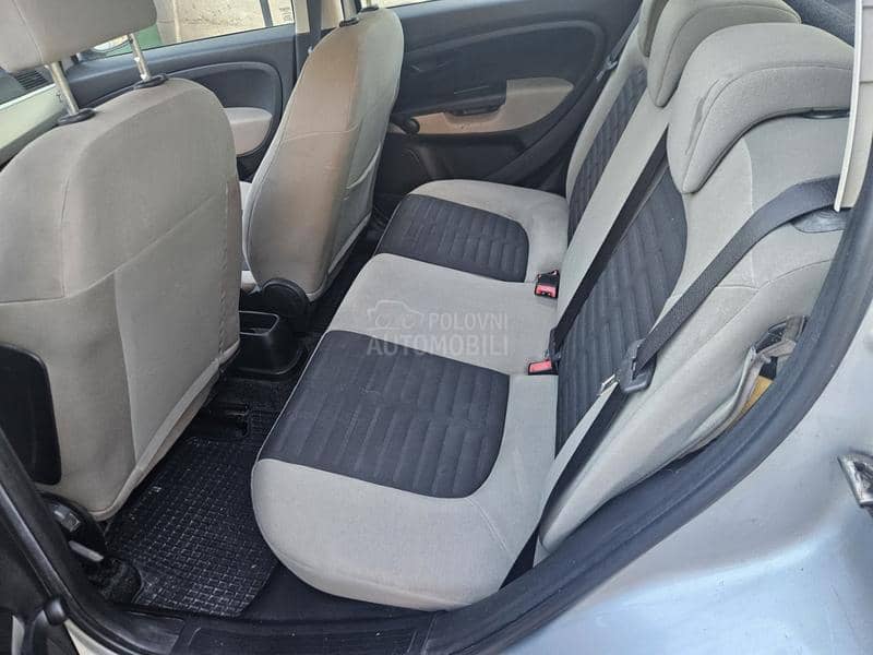 Fiat Grande Punto 1.4 8v