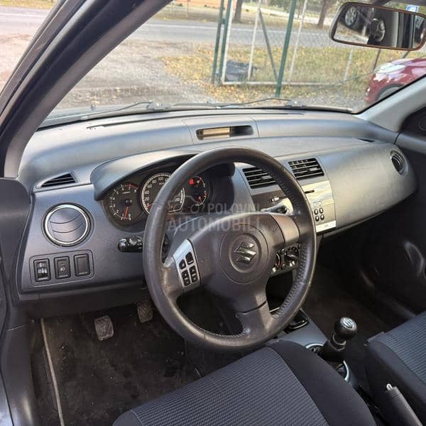 Suzuki Swift 1,3 4x4 Suzuki Swift 1,3 4x4