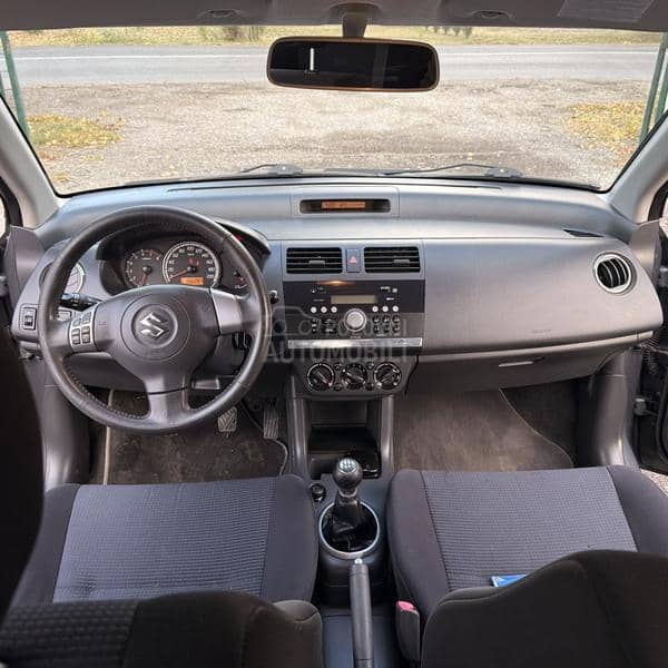 Suzuki Swift 1,3 4x4 Suzuki Swift 1,3 4x4