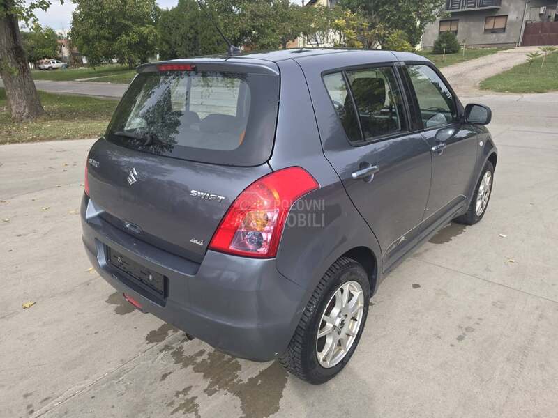 Suzuki Swift 1,3 4WD Luxury