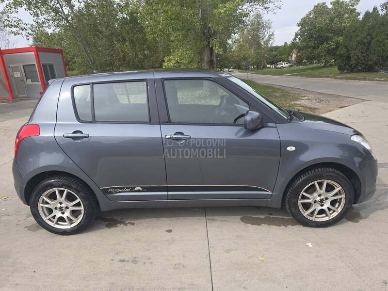 Suzuki Swift 1,3 4WD Luxury