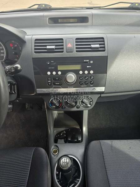 Suzuki Swift 1,3 4WD Luxury