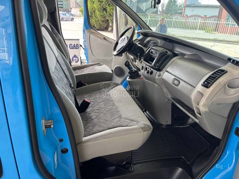 Opel Vivaro 2.0Cdti 6 Mesta Long