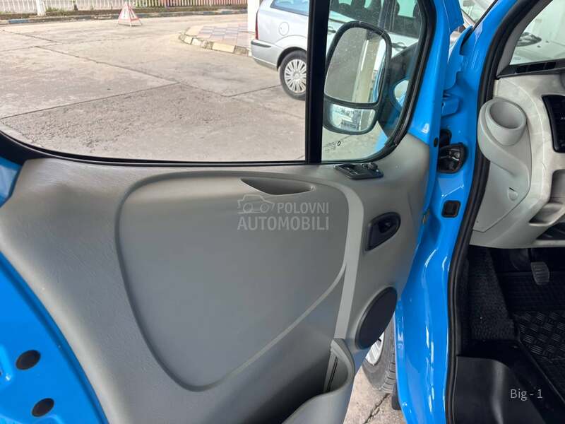 Opel Vivaro 2.0Cdti 6 Mesta Long