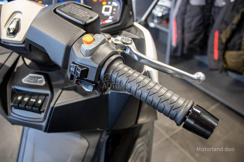 Kymco AK 575 PREMIUM