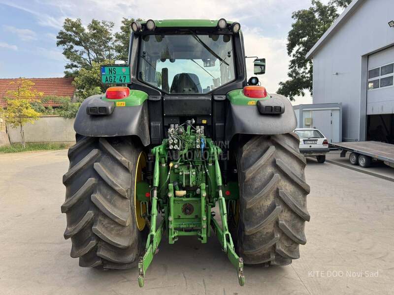 John Deere 6195M
