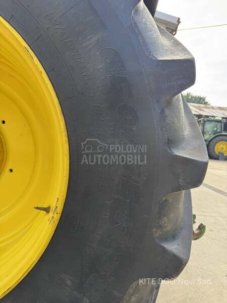 John Deere 6195M