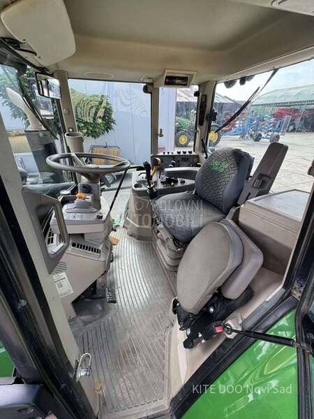 John Deere 6195M
