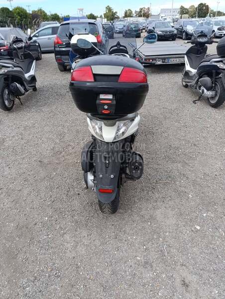 Piaggio Beverly 350