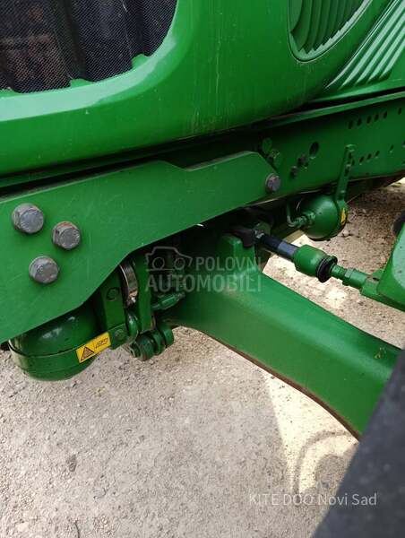 John Deere 6820